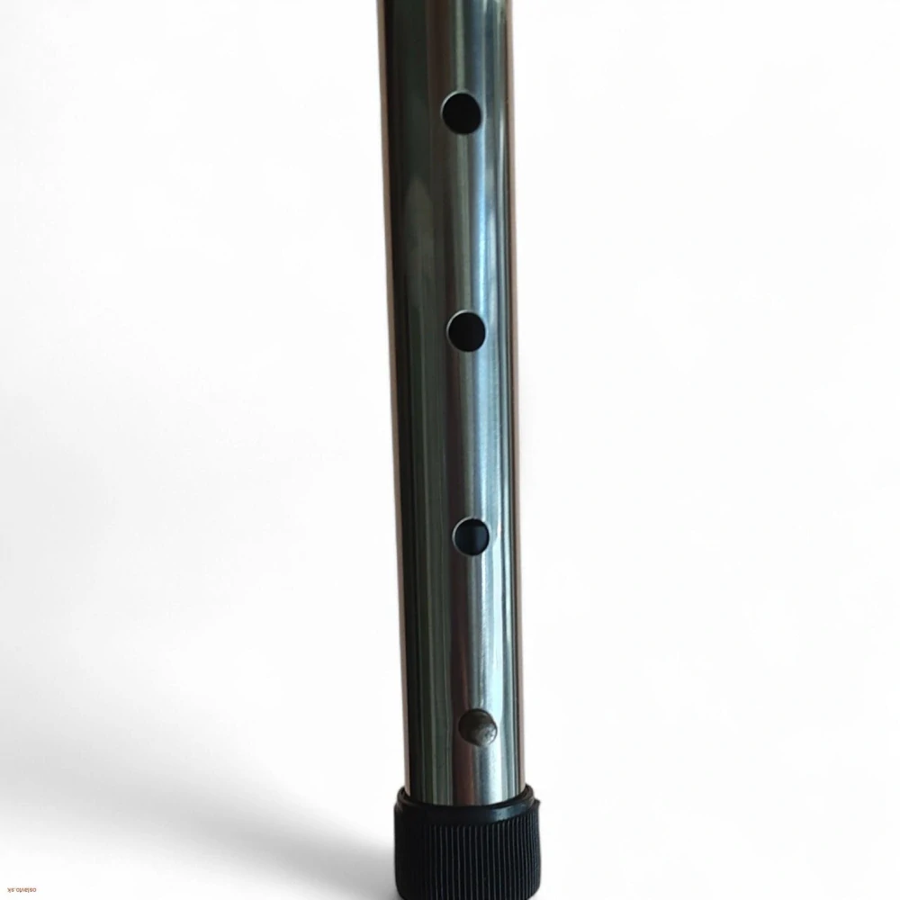 Vtipný darček – palica so stojanom na fľašu alebo plechovku a zvončekom