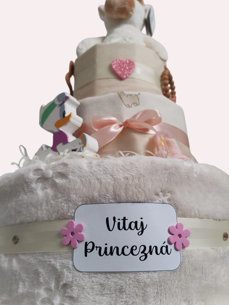 Plienková torta pre dievčatko – originálny darček k narodeniu bábätka